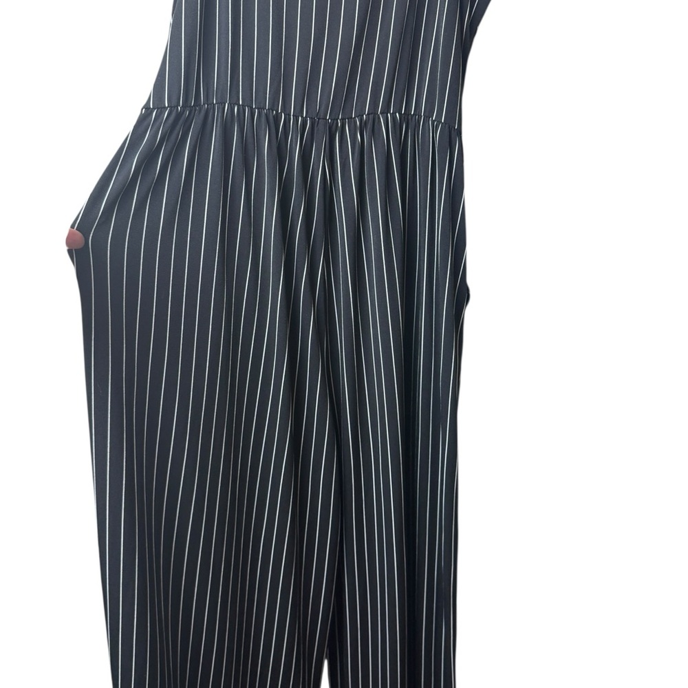 Kaileigh Blue & White Striped Jumpsuit |‎ Size M - Picture 6 of 7